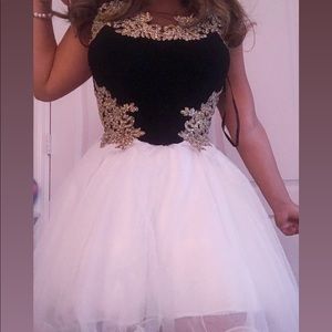 Homecoming/prom dress - Size 6 - New without tags